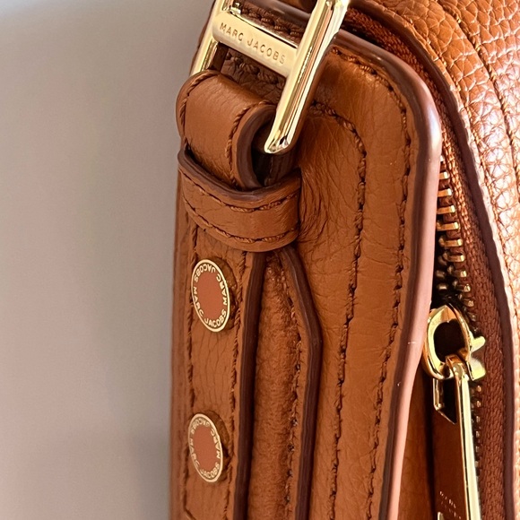 🔥🔥NEW MARC JACOBS
"THE GROOVE LEATHER HOBO BAG" (NWT) Paid $425🔥🔥 - Picture 3 of 16